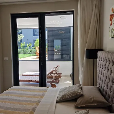Appartamento Luxury Modern Apt W Garden 3 Min Walk To Beach Spalato