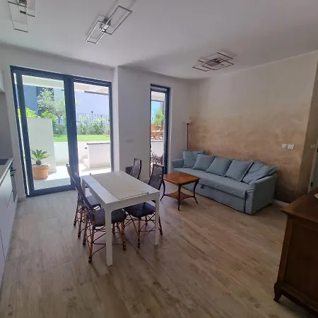 Luxury Modern Apt W Garden 3 Min Walk To Beach * Split