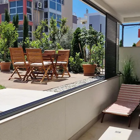 아파트 Luxury Modern Apt W Garden 3 Min Walk To Beach 스플리트