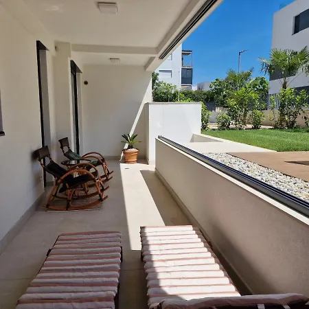 아파트 Luxury Modern Apt W Garden 3 Min Walk To Beach